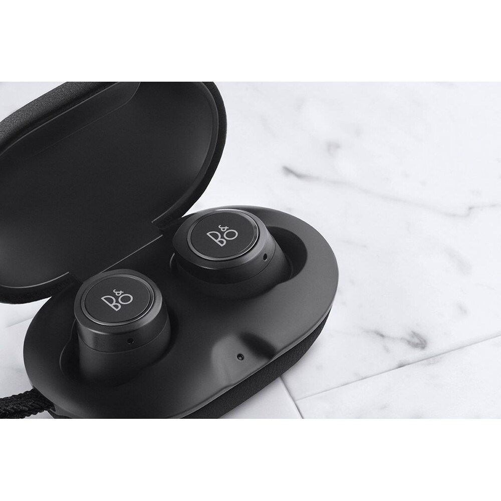 Bang-Olufsen-Beoplay-E8-cerna