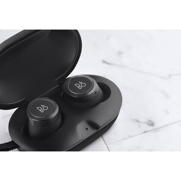 Bang-Olufsen-Beoplay-E8-cerna