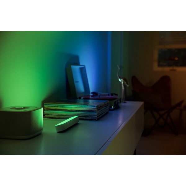 Philips-Hue-Play-White-and-Color-Ambiance-stolni-lampa-rozsirujici-sada-bila