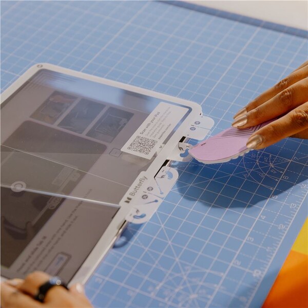 Paperlike-Screen-Protector-3-folie-na-psani-a-kresleni-iPad-10-2-2019-2020-2021-2-ks