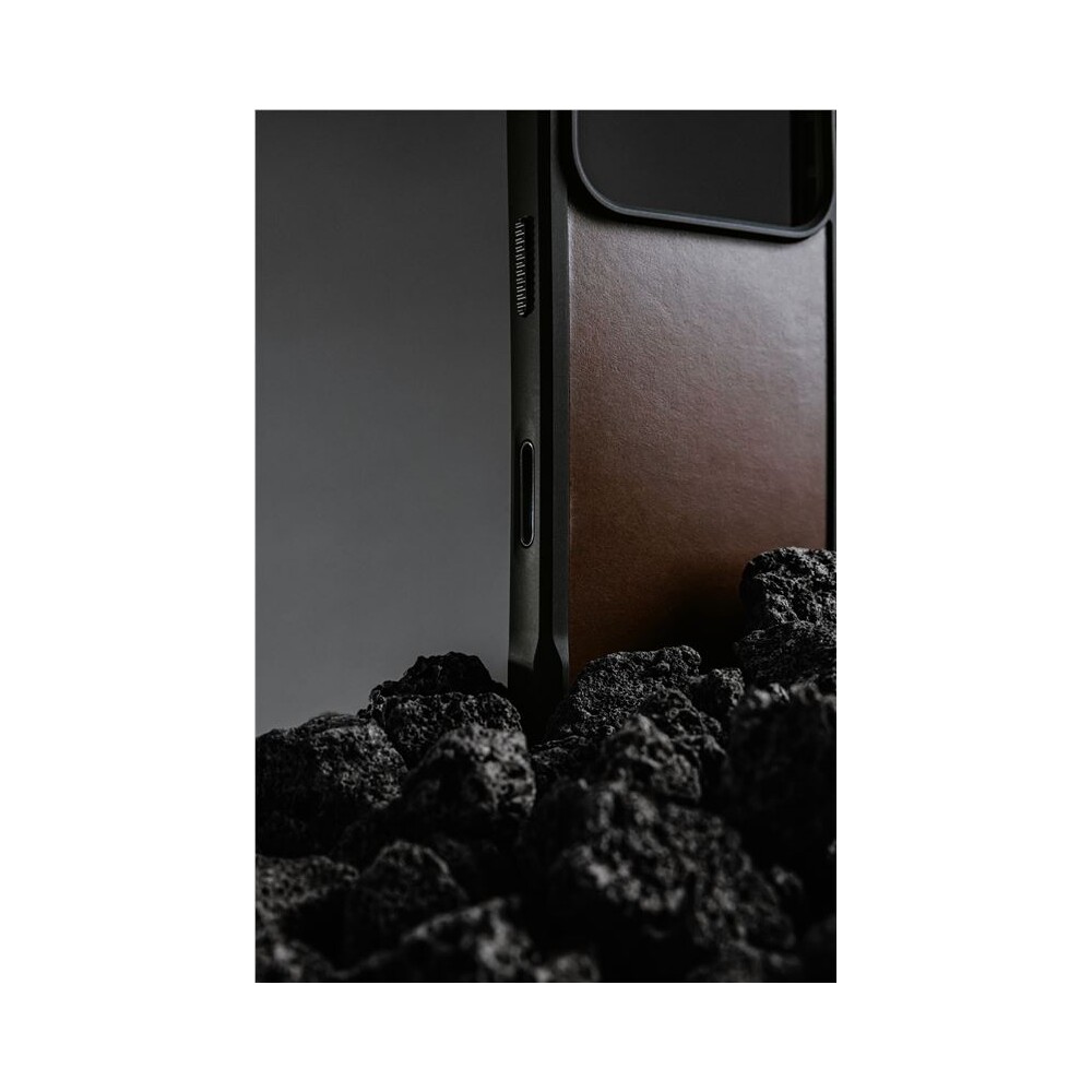 Nomad-Rugged-Leather-Case-Horween-MagSafe-kozeny-kryt-iPhone-17-Pro-Max-Rustic-Brown