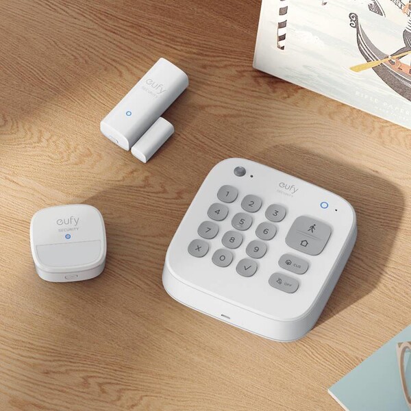 Anker-eufy-Security-sada-bezpecnostnich-senzoru-bila