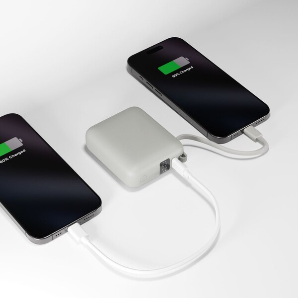 Epico-UltraPack-35W-10000mAh-powerbanka-seda