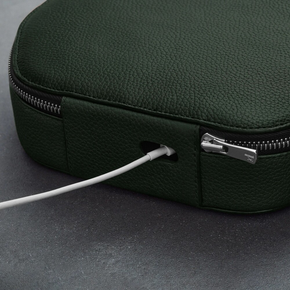 Woolnut-Leather-kozene-pouzdro-pro-AirPods-Max-zelene