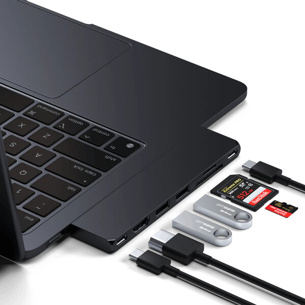 Satechi-Pro-Hub-Slim-pulnocne-cerny