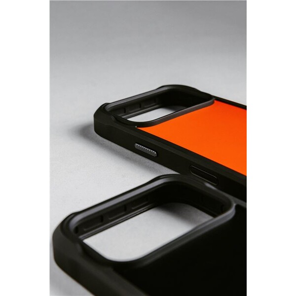 Nomad-Rugged-Case-MagSafe-kryt-iPhone-17-Pro-Max-Black