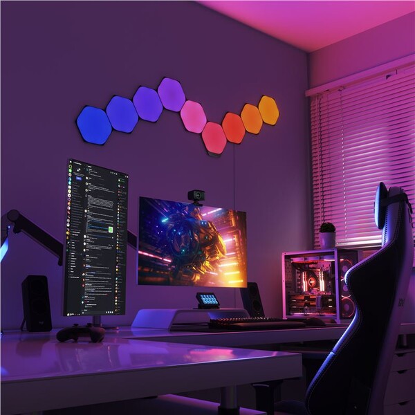 Nanoleaf-Shapes-v-limitovane-edici-Black-Hexagons-Expansion-3-Pack