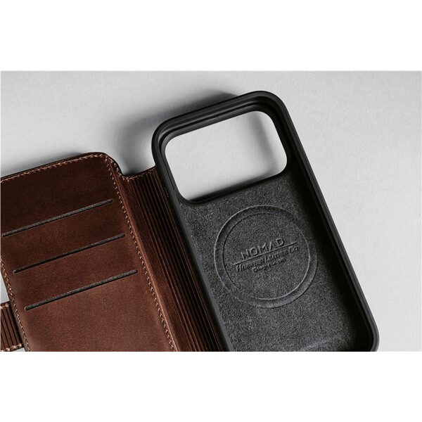 Nomad-Modern-Leather-Folio-Horween-MagSafe-kozene-pouzdro-iPhone-17-Pro-Max-Rustic-Brown