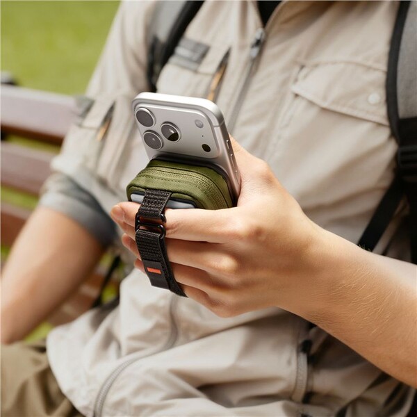 Spigen-Portable-Organizer-Pouch-TintapZip-MagSafe-organizer-olivove-zeleny
