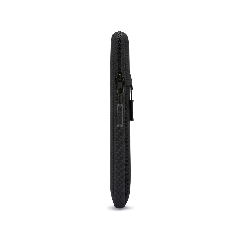 Pipetto-Expand-Sleeve-pouzdro-MacBook-Pro-14-MacBook-Air-13-6-cerne