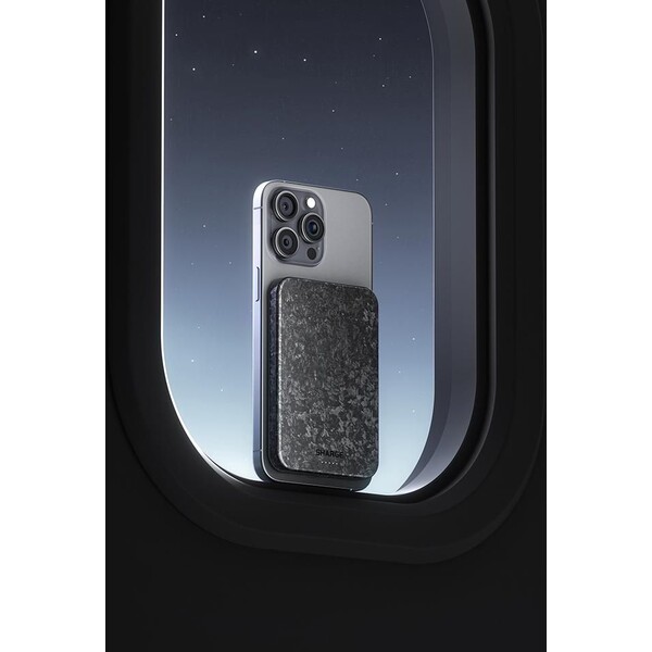 SHARGE-C3-CarbonMag-MagSafe-powerbanka-5000mAh-karbonova