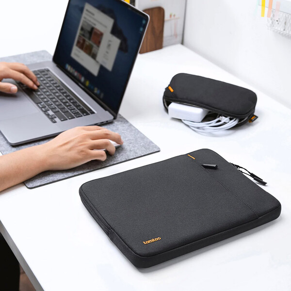 tomtoc-Sleeve-Kit-14-MacBook-Pro-cerna