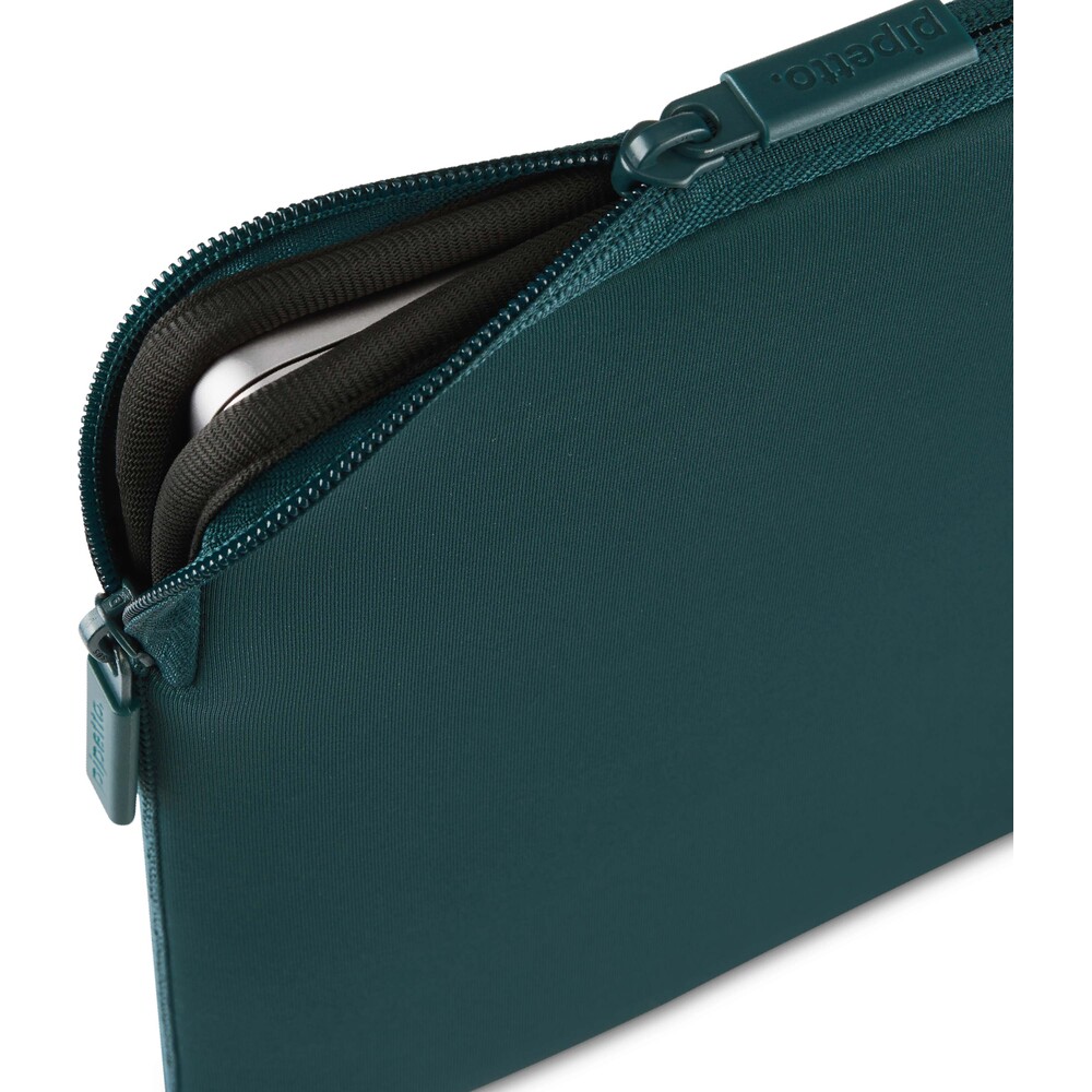 Pipetto-Classic-Fit-Sleeve-pouzdro-pro-MacBook-Neo-13-modrozelene