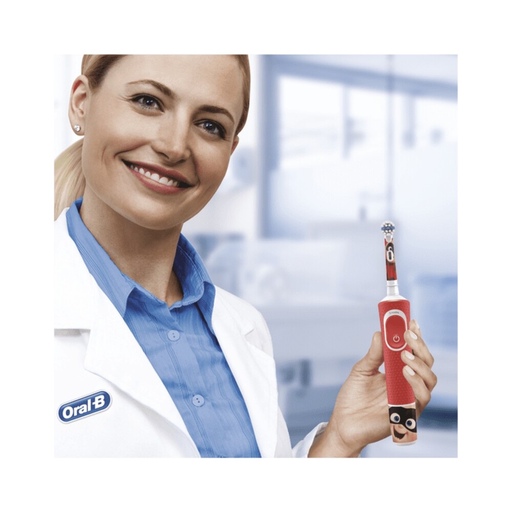 Oral-B-Vitality-D100-Kids-3-detsky-zubni-kartacek-Pixar-cestovni-pouzdro