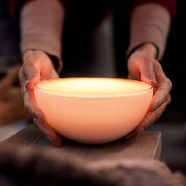 Philips-Hue-Signe-White-and-Color-Ambiance-Bluetooth-prenosne-svitidlo-LED-6W-520lm-hlinik