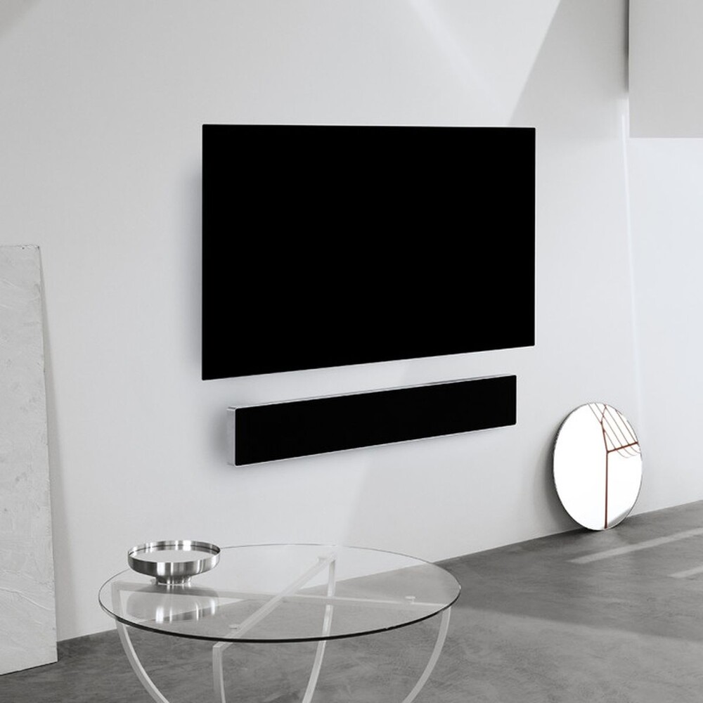 Bang-Olufsen-BeoSound-Stage-stribrny-s-cernym-krytem