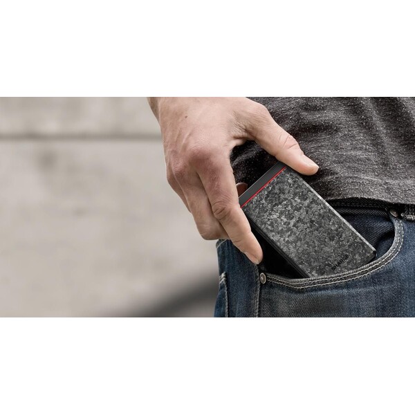 SHARGE-C1-CarbonBlade-10-000mAh-powerbanka-cerna