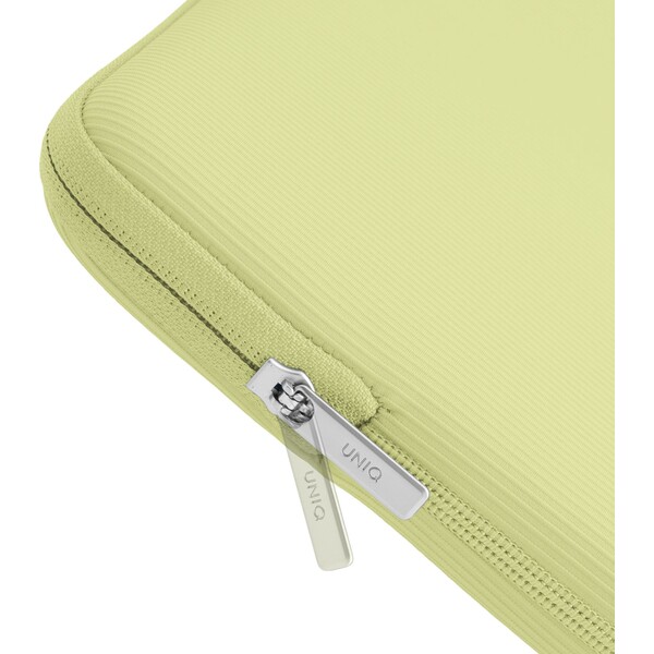 UNIQ-Cyprus-Ridge-Edition-neoprenove-pouzdro-pro-MacBook-Neo-13-Air-13-zlute