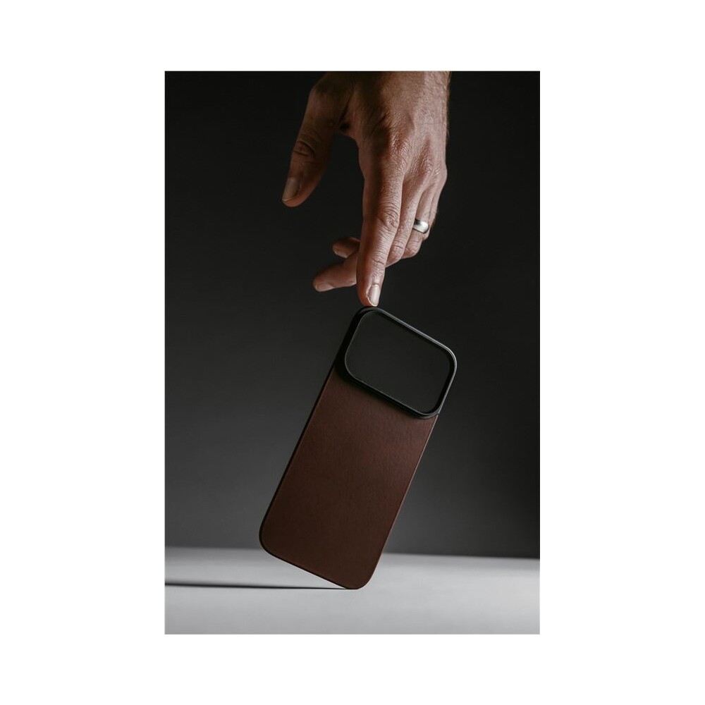 Nomad-Magnetic-Leather-Back-Horween-Magsafe-kozeny-kryt-iPhone-17-Pro-Rustic-Brown