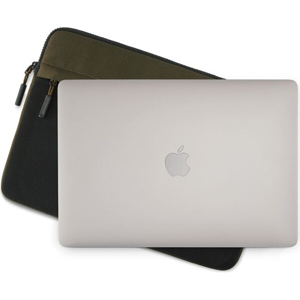 Pipetto-Expand-Sleeve-pouzdro-MacBook-Pro-14-MacBook-Air-13-6-tmave-zelene