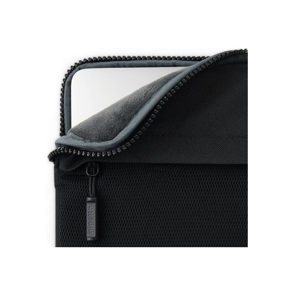 Pipetto-Expand-Sleeve-pouzdro-MacBook-Pro-14-MacBook-Air-13-6-cerne