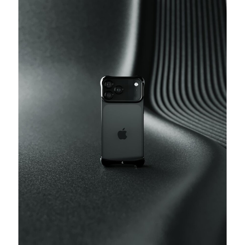 Arc-Pulse-titanovy-ochranny-ram-iPhone-17-Pro-Max-onyxove-cerny