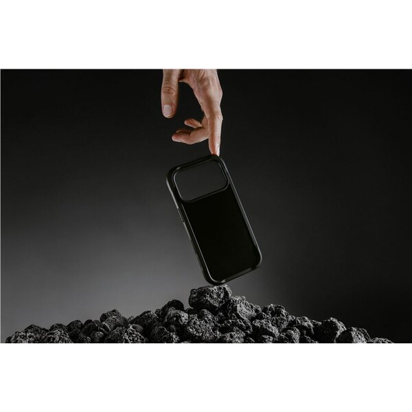 Nomad-Rugged-Leather-Case-Horween-MagSafe-kozeny-kryt-iPhone-17-Pro-Black