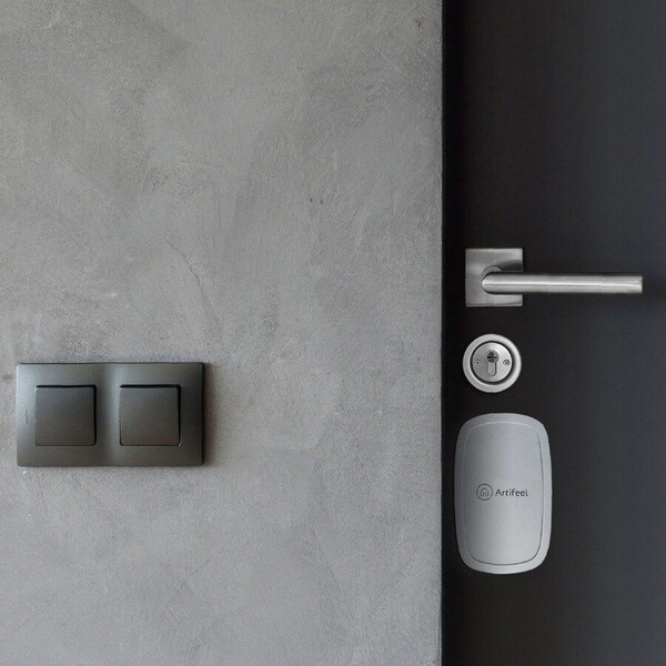 Artifeel-CheckIN-chytry-alarm-sedy