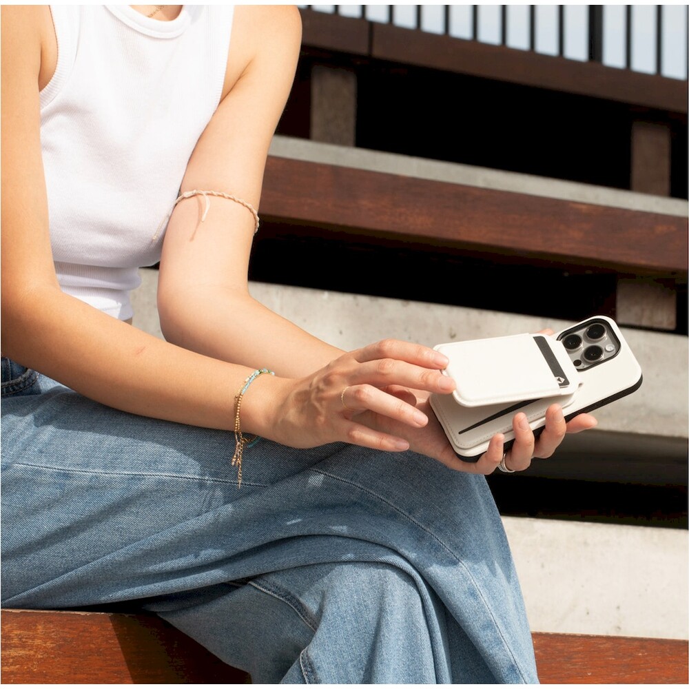 Native-Union-Active-MagSafe-kryt-iPhone-16-sedy