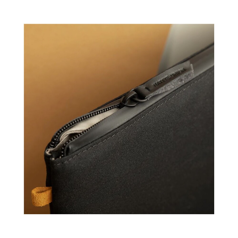 Native-Union-WFA-Stow-Lite-Sleeve-pouzdro-Macbook-14-cerne