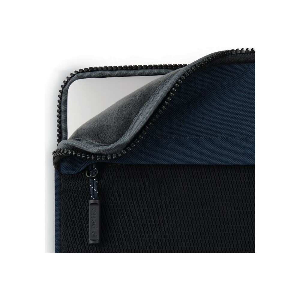 Pipetto-Expand-Sleeve-pouzdro-MacBook-Pro-14-MacBook-Air-13-6-tmave-modre