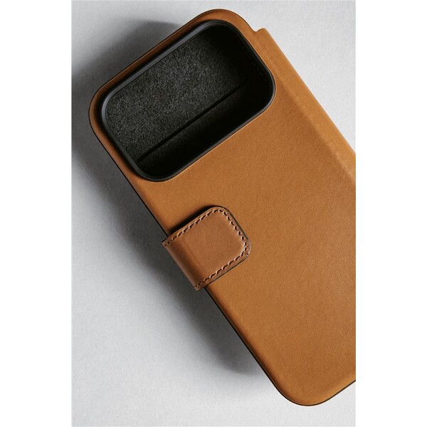 Nomad-Modern-Leather-Folio-MagSafe-kozene-pouzdro-iPhone-17-Pro-Max-English-Tan