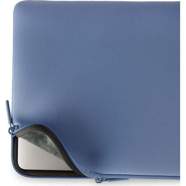 Pipetto-Classic-Fit-Sleeve-pouzdro-pro-MacBook-Neo-13-fialove
