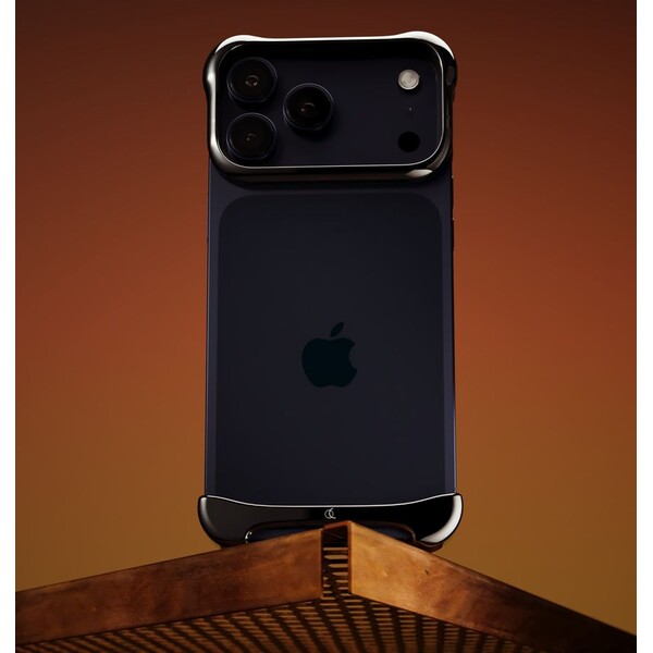 Arc-Pulse-titanovy-ochranny-ram-iPhone-17-Pro-Max-onyxove-cerny