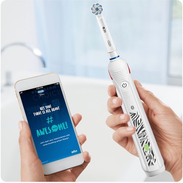 Oral-B-Teen-zubni-kartacek-pro-juniory-bily