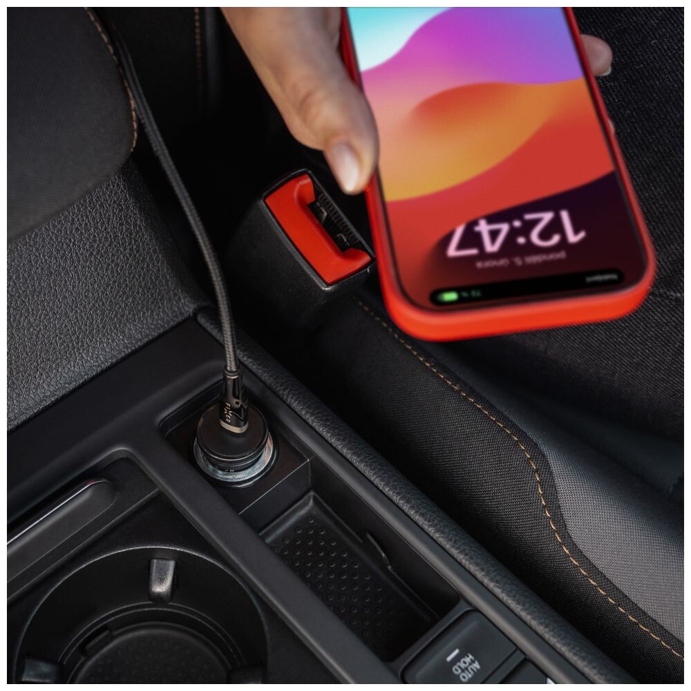 FIXED-autonabijecka-s-USB-C-vystupem-a-podporou-PD-30W-cerna