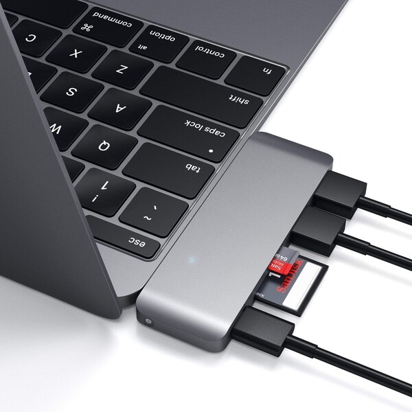 Satechi-Passthrough-USB-hub-MacBook-12-vesmirne-sedy