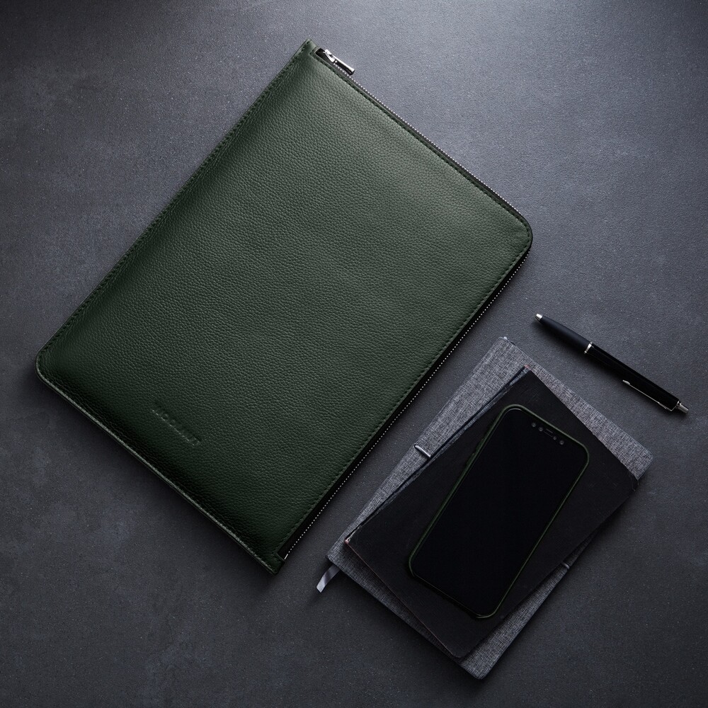 Woolnut-Leather-Folio-kozene-pouzdro-pro-MacBook-Air-13-MacBook-Pro-14-MacBook-Pro-13-tmave-zelene