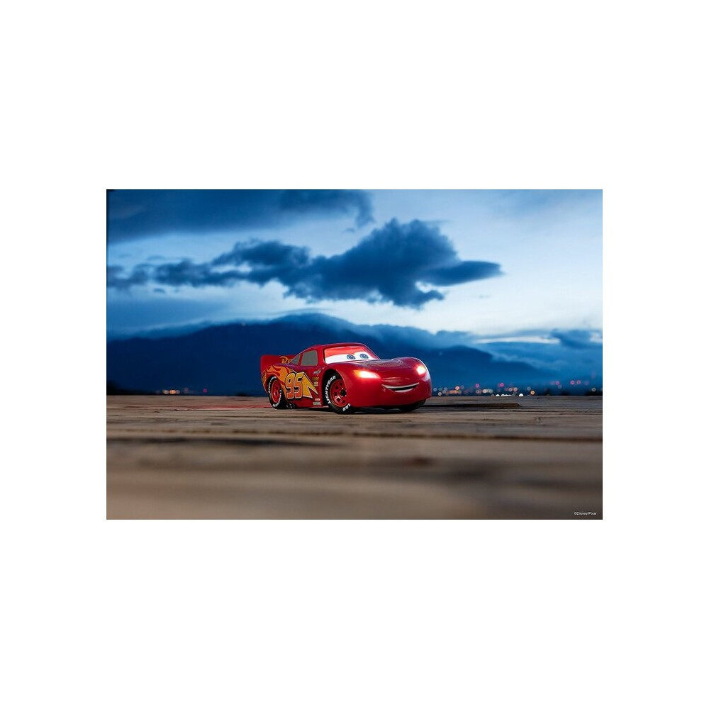 Sphero-Ultimate-Lightning-McQueen-zavodni-auto