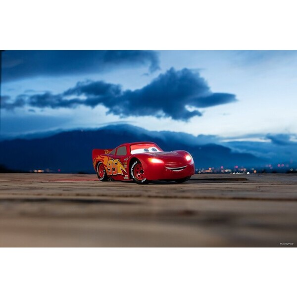 Sphero-Ultimate-Lightning-McQueen-zavodni-auto