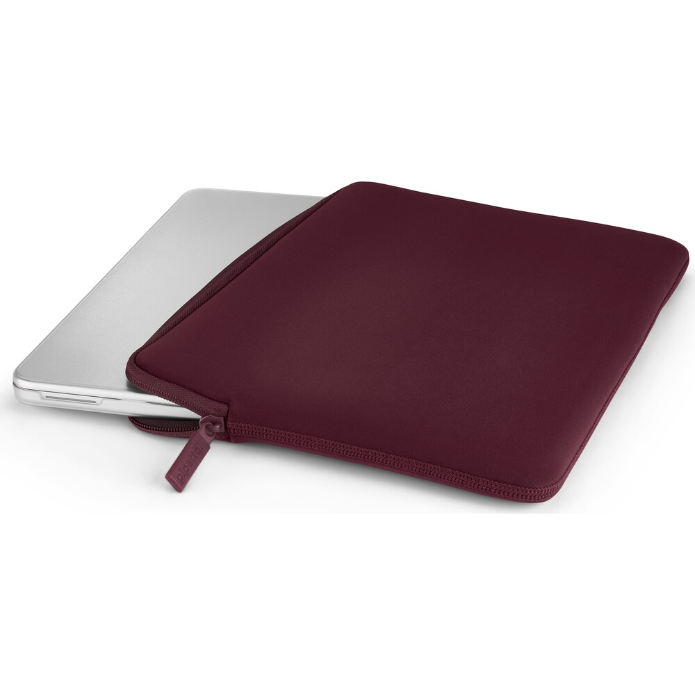 Pipetto-Classic-Fit-Sleeve-pouzdro-pro-MacBook-Neo-13-burgundy