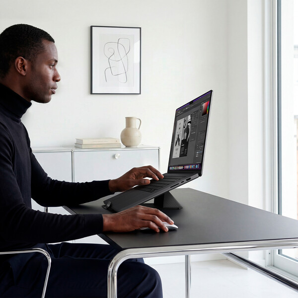 Spigen-Slim-Fold-Laptop-Stand-Vertical-Dock-stojanek-cerny