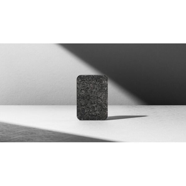 SHARGE-C2-CarbonMag-Qi2-MagSafe-powerbanka-10000mAh-karbonova