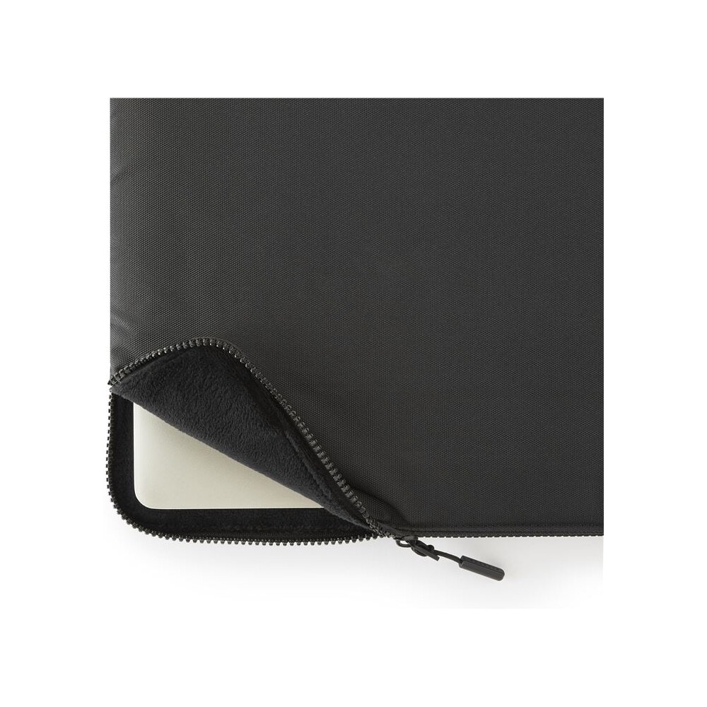Pipetto-Classic-Organiser-Sleeve-pouzdro-pro-Macbook-15-16-cerny