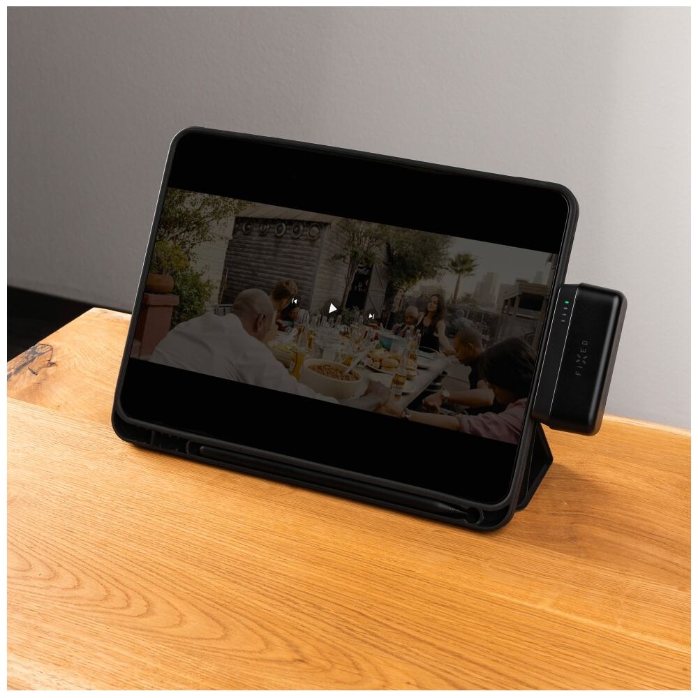 FIXED-Zen-5-Plug-in-powerbanka-PD-20W-5000-mAh-cerna
