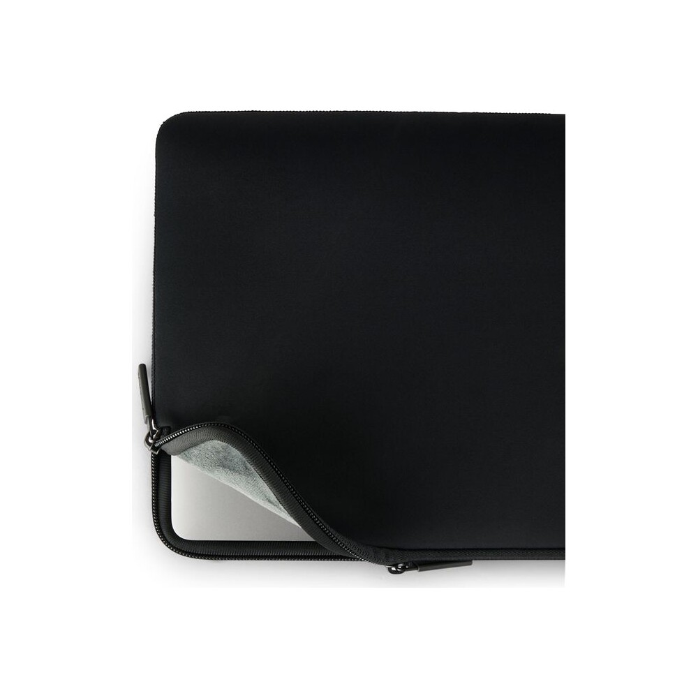 Pipetto-Classic-Fit-Sleeve-V2-pouzdro-pro-MacBook-14-13-cerne