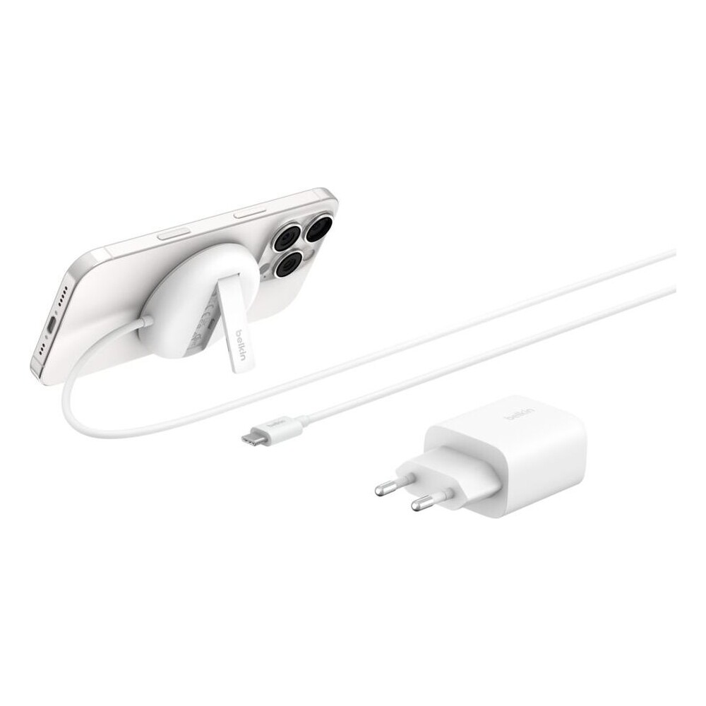 Belkin-BOOST-CHARGE-PRO-Qi2-15W-MagSafe-nabijeci-podlozka-bila