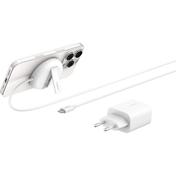 Belkin-BOOST-CHARGE-PRO-Qi2-15W-MagSafe-nabijeci-podlozka-bila
