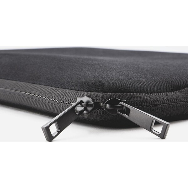 iWant-ochranne-pouzdro-Apple-MacBook-13-cerne