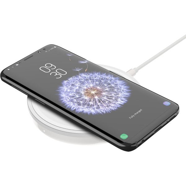 Belkin-BOOST-UP-bezdratova-nabijecka-Qi-bila-